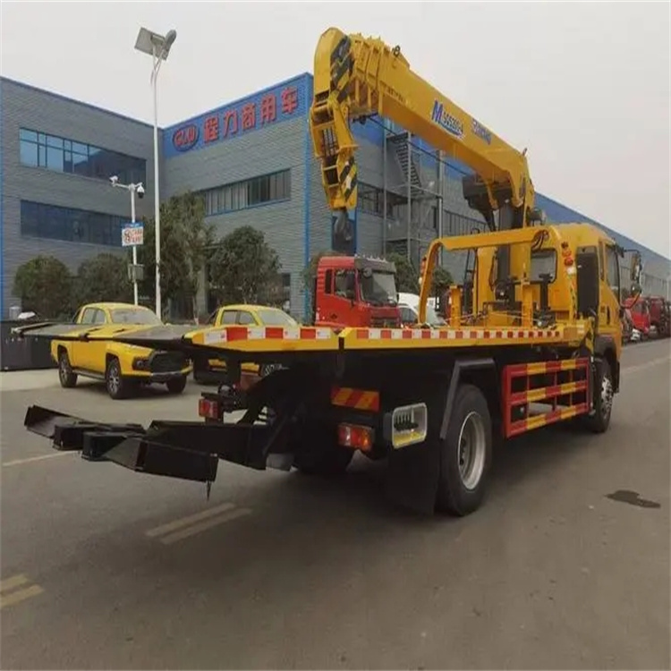 青岛崂山附近小随车吊出租电话，轻松解决搬运烦恼