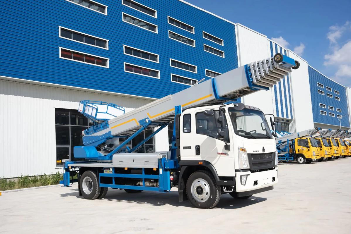 青岛崂山出租云梯车高空作业车 建筑垃圾搬运