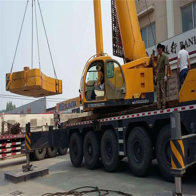 青岛崂山当地吊车出租|机器吊装|75吨|工厂搬迁服务